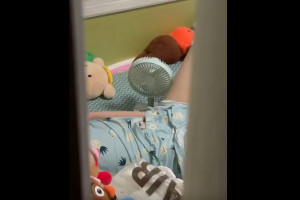 자위하는 친누나 보면서 딸치는 동생